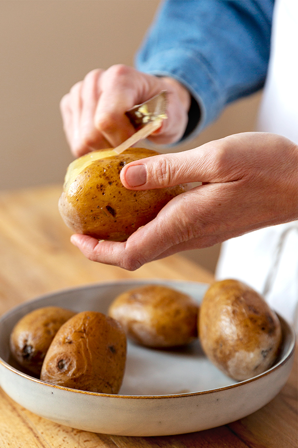 Kartoffeln kochen und schälen